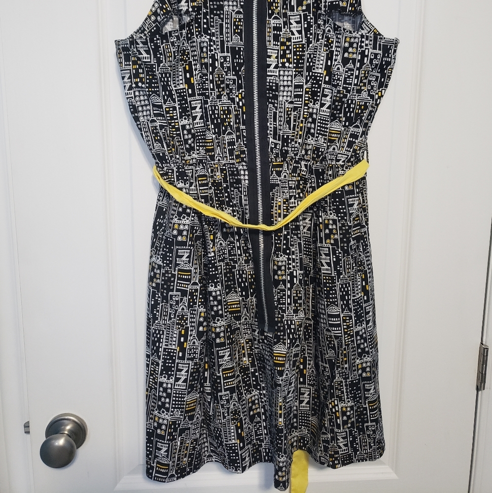 Retrolicious New York City Dress - Picture 4 of 5